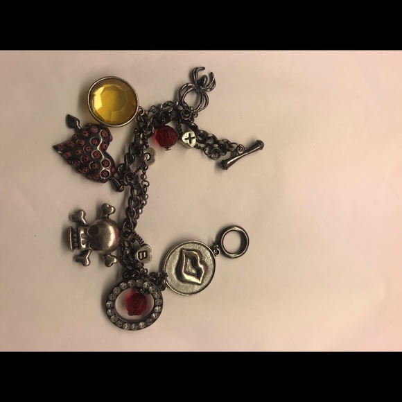 Betsey Johnson vintage spider charm heart bracelet gothic skull poison heart - Picture 2 of 4